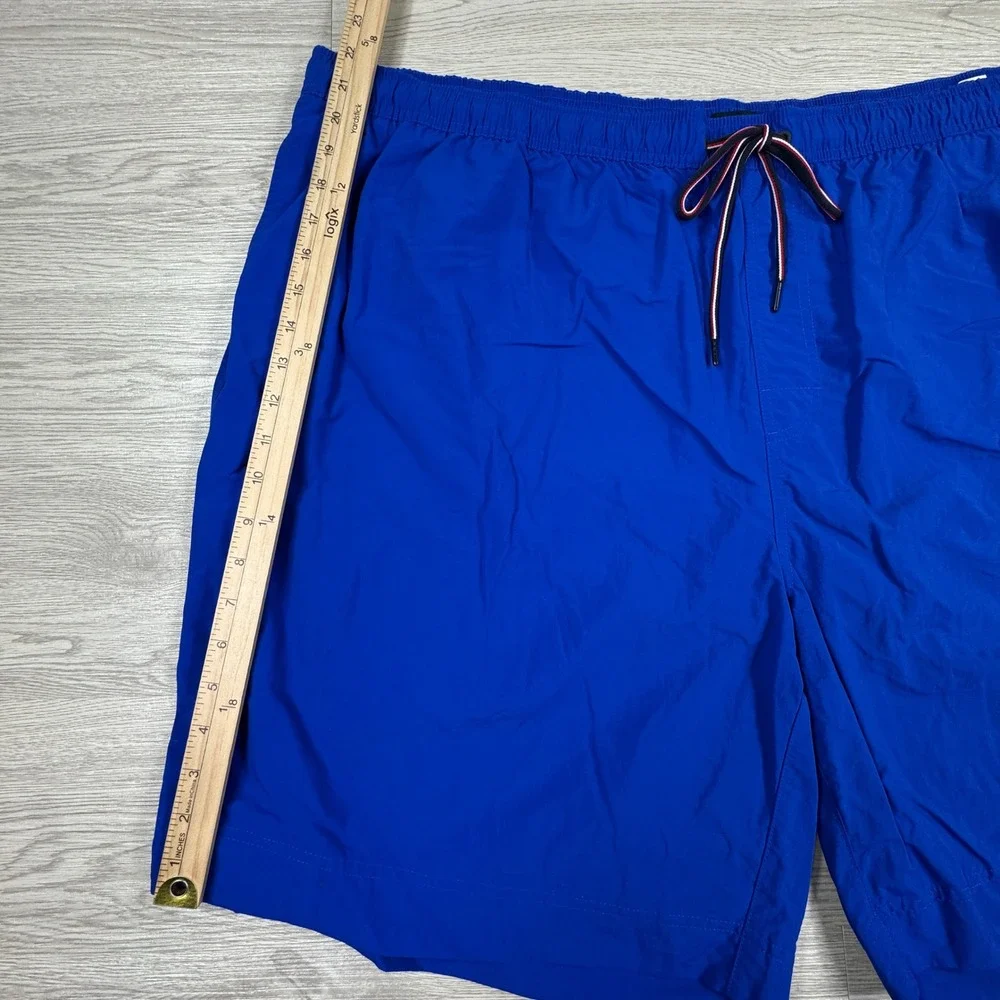 Tommy Hilfiger *orders ship
